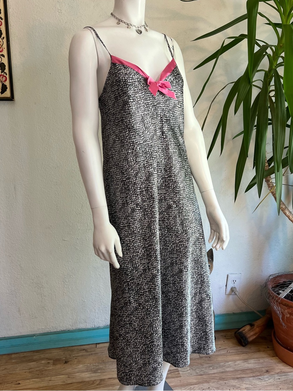 Morgan Taylor Black-and-White Printed Slip with Pink Trim